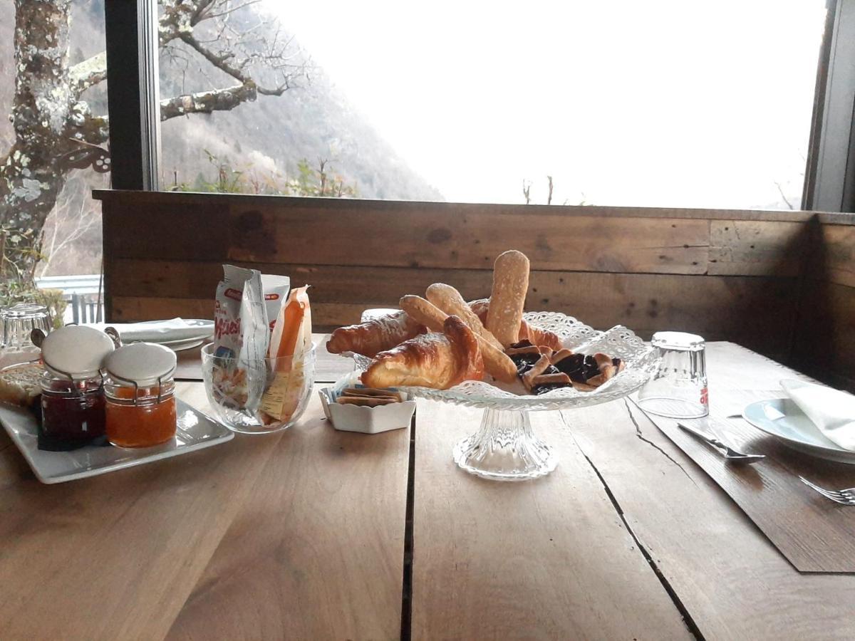 Locanda Del Sasso Rooms Crodo Kültér fotó